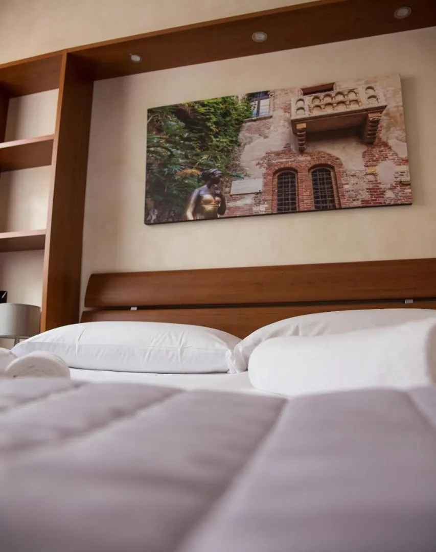 Gatto Romeo Apartments Verona 0*,